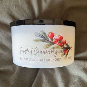 Bath & Body Works - White Barn Frosted Cranberry 3-wick Candle